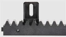 CREMAGLIERA DA 1 MT NYLON/ACCIAIO N6 + SACC. FISSAGGIO
