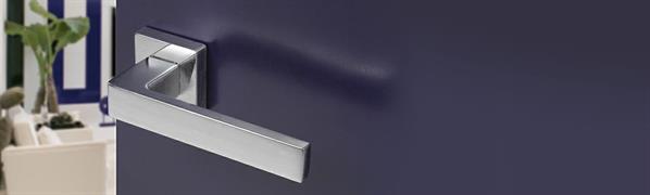 *MANIGLIA SERIE CAPRI C/ROSETTA VERNICIATO ALLUMINIO