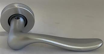 MANIGLIA SERIE POSILLIPO C/ROSETTA 45 CROMSAT